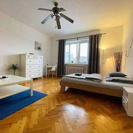 Lovely 2Bdr In Center, Wifi & Self-Check In Bratislava Exterior photo
