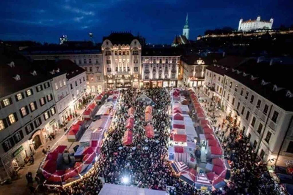 Lovely 2Bdr In Center, Wifi & Self-Check In Bratislava Exterior photo